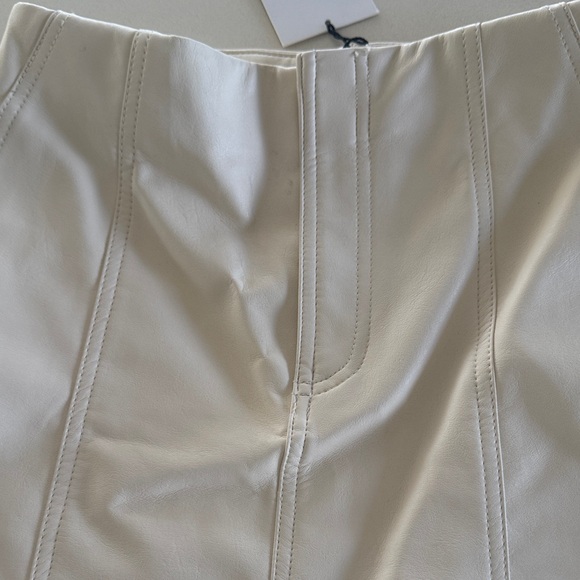 Zara Cream Mini Skirt - Picture 3 of 4